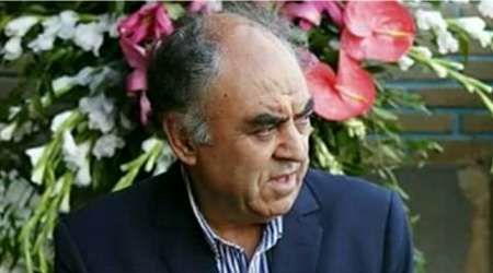 علی اصغر شاهزیدی در شانزدهمین شب آواز ایرانی آواز می خواند