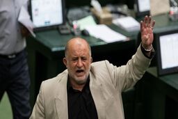 انتقاد قاضی‌ پور به تعیین میزان دستمزد کارگران در سال ۹۹