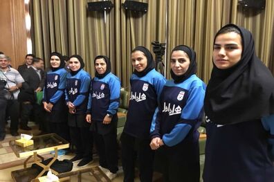 دختران فوتسالی در جلسه امروز شورا حضور پیدا کردند