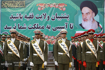 یوم الله ۱۲ بهمن در حرم بنیانگذار جمهوری اسلامی