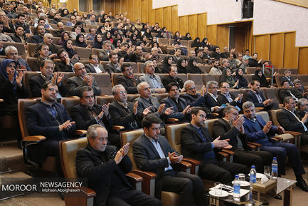 مراسم تجلیل از برگزیدگان جشنواره شهید رجایی در وزارتخانه ارتباطات و فناوری اطلاعات