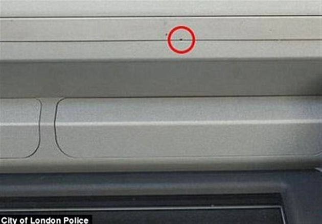 شیوه عجیب دزدان انگلیسی برای سرقت رمز کارت بانکی + تصاویر