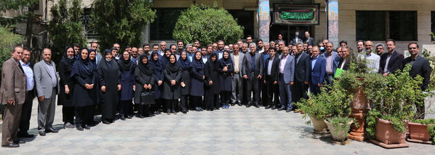 امروز در شرایطی هستیم که پست بانک ایران می تواند با بانکهای دولتی و خصوصی رقابت کند.