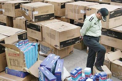 کشف 200 هزار حلقه نوار چسب شیشه‌ای قاچاق در یزد