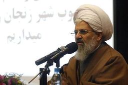 قرآن ثبات شخصیت در برابر استکبار را ریشه‌دار می‌کند