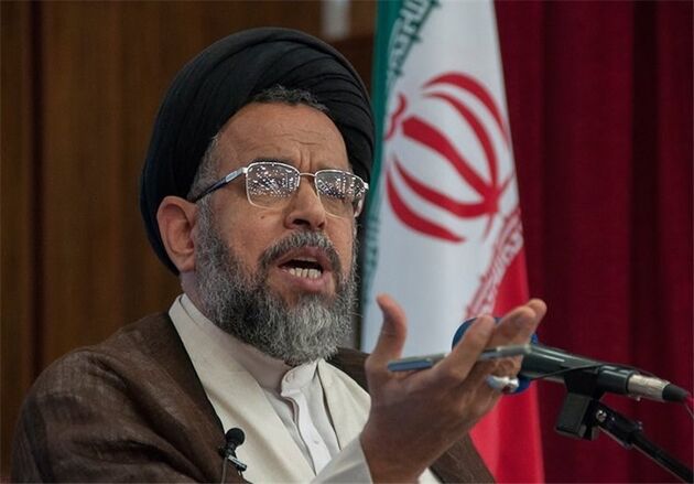 اگر در مقام دفاع از نظام از راه معصیت عمل کنیم، نتیجه نمی گیریم