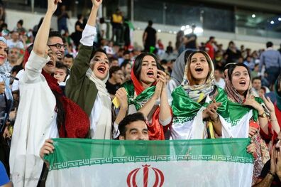مجوز حضور تماشاگران زن در ورزشگاه آزادی صادر شد
