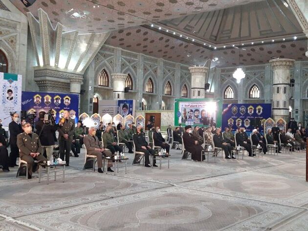 فرماندهان و کارکنان نیروهای مسلح با آرمان های امام راحل تجدید میثاق کردند