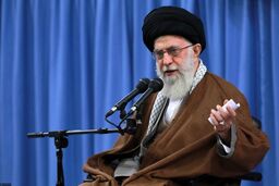 جمعی از فرماندهان بسیج و بسیجیان سراسر کشور با رهبر معظم انقلاب دیدار کردند