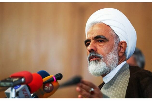 عید فطر را به همایش جناحی تبدیل کرده اند