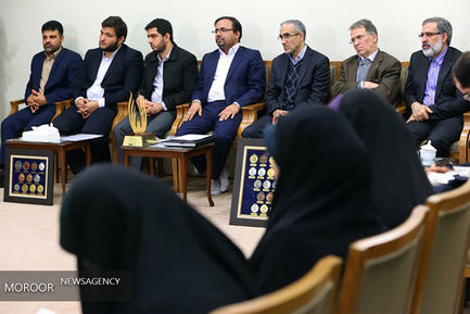 دیدار نخبگان و دانشجویان بسیجی مدال‌آور دانشگاه صنعتی شریف با مقام معظم رهبری