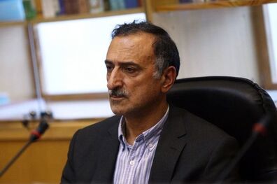 مدارس باید از حالت تمرکز خارج و اختیارات ستادی به استانها واگذار شوند