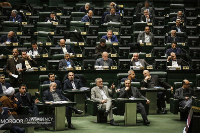 نمایندگانی که امروز با تاخیر به مجلس رفتند