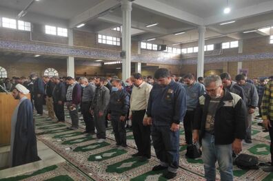 اقامه نماز عید سعید فطر در ذوب آهن اصفهان