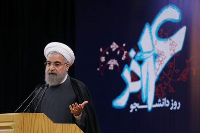 انقلابیِ پشیمان نمی شناسم/ زیبایی دانشگاه به زبان گویا و نقادی است