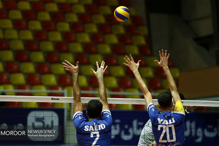 دیدار تیم های والیبال پیکان و شمس