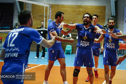 دیدار تیم های والیبال پیکان و شمس