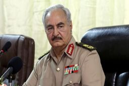 تماس تلفنی ترامپ با خلیفه حفتر