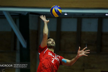 دیدار تیم های والیبال بانک سرمایه و شهرداری تبریز