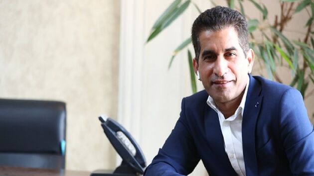 تنها بودیم اما نگذاشتیم کاری روی زمین بماند