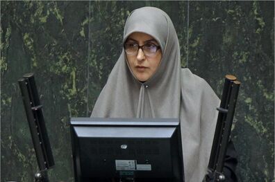 بخش سنتی جامعه مخالف حضور پررنگ زنان در عرصه اجرایی است