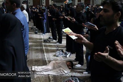 شب بیست و یکم ماه مبارک رمضان در حرم مطهر امام خمینی (ره)