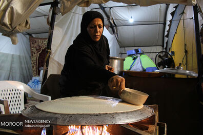 خدمت رسانی خیرین و خادمان مواکب اربعین حسینی به نیازمندان در ایام کرونا