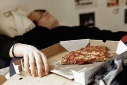 خوراکی‌هایی که شما را بی‌خواب می‌کنند
