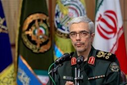 سرلشکر باقری با وزیر دفاع عربستان سعودی گفت و گو کرد