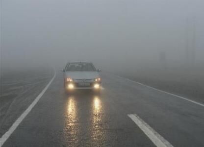 مه‌گرفتگی در برخی از محورهای استان اردبیل و گیلان/ ترافیک نیمه سنگین در بخش ورودی کلانشهرها