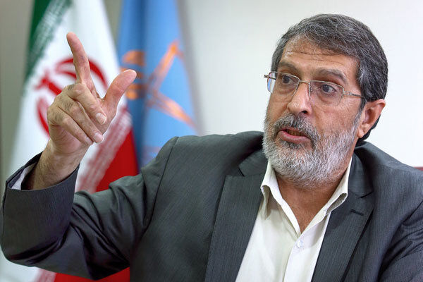 انتصاب حکم مدیر برنامه شبکه سه از سوی علی‌اصغر پورمحمدی 