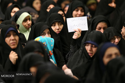 دیدار جمعی از خانواده‌های شهدای مرزبانی و مدافع حرم با مقام معظم رهبری