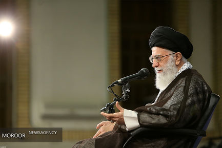 دیدار جمعی از خانواده‌های شهدای مرزبانی و مدافع حرم با مقام معظم رهبری