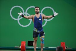 کیانوش رستمی مصدوم شد