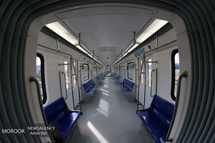 مراسم بهره برداری از ۷ رام قطار شهری و ۳۰ دستگاه اتوبوس با حضور شهردار تهران