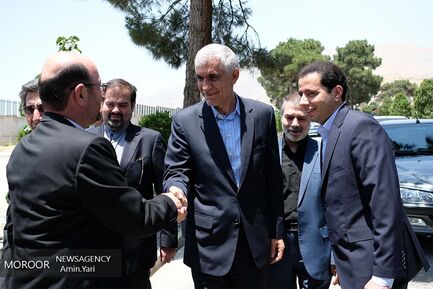 بازدید شهردار تهران از شرکت های دانش بنیان
