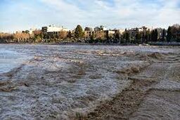 شهروندان در اطراف رودخانه ها اتراق نکنید
