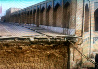 ماجرای عکسی از پل خواجو و سیوسه پل که مسئولان را به وحشت انداخت / پس از 65 سال عکاسی آه در بساط ندارم