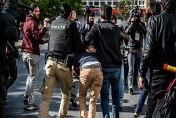 تظاهرات روز زن در ترکیه سرکوب شد