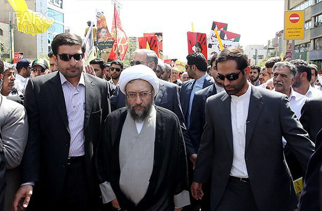 آملی لاریجانی در مراسم گرامیداشت 13 آبان حضور یافت
