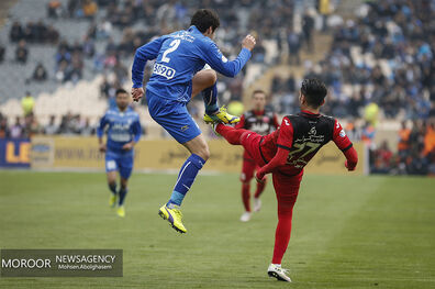 نتیجه بازی استقلال و پرسپولیس در نیمه نخست