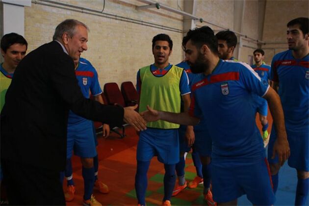 بازدید کفاشیان از اردوی تیم فوتسال