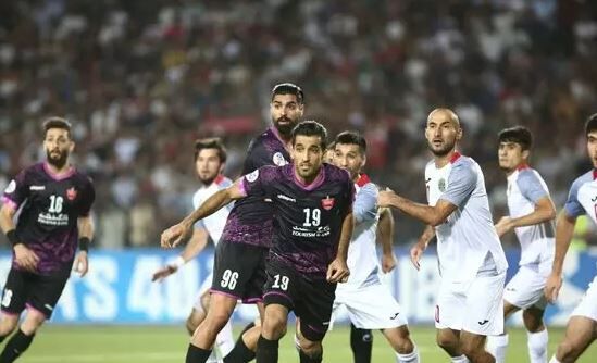 صعود پرسپولیس در لحظات پایانی