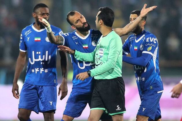 رعایت نشدن پروتکل‌های VAR در دربی ۱۰۲