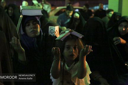 شب بیست و یکم ماه مبارک رمضان در جوار شهدای مدافع حرم اهواز