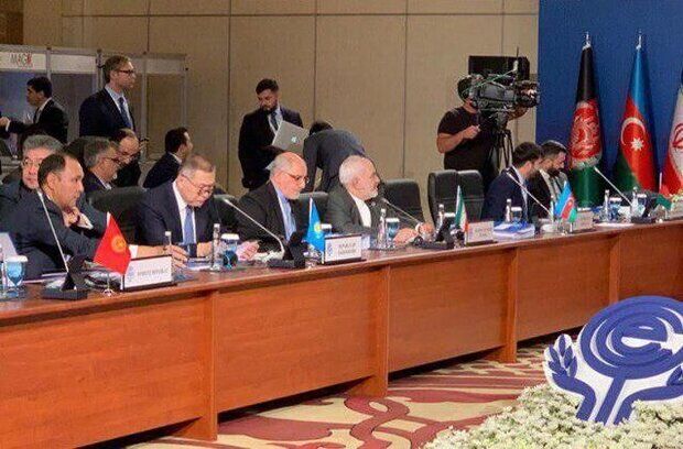 نشست شورای وزیران امور خارجه اکو با حضور ظریف آغاز شد