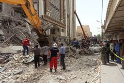 افزایش تعداد فوتی‌های حادثه متروپل در آبادان به ۲۲ نفر