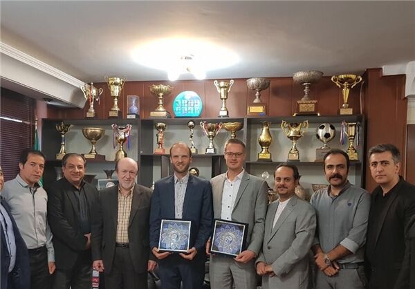 حضور نمایندگان کنفدراسیون فوتبال آسیا در باشگاه استقلال