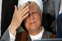 آیت‌الله رفسنجانی در راه اعتلای نظام از هیچ هزینه‌ای دریغ نکرد