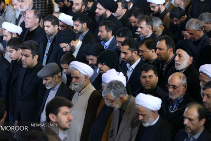 اقامه نماز بر پیکر آیت الله هاشمی رفسنجانی توسط مقام معظم رهبری